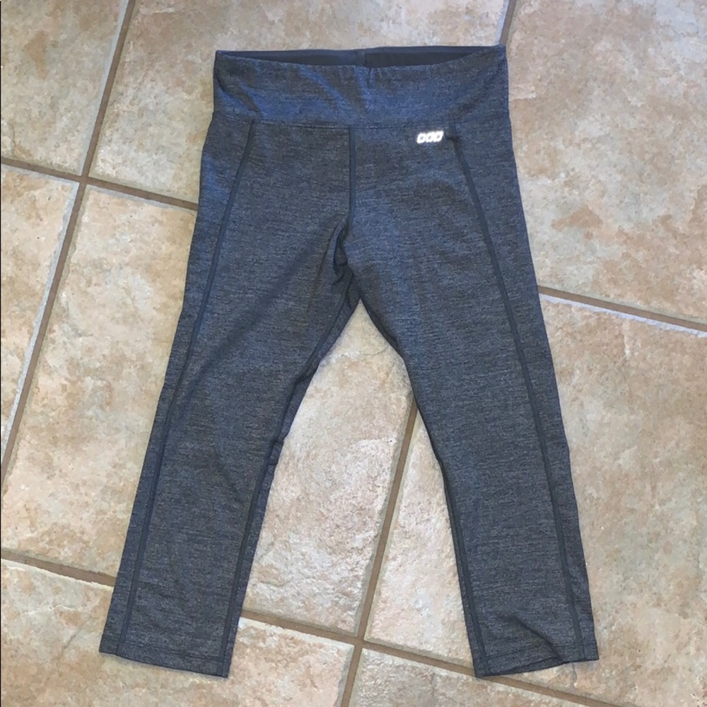 Lorna Jane Gray Capri Leggings